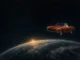 Червен Tesla Roadster с манекена Starman в скафандър над кривата на Земята